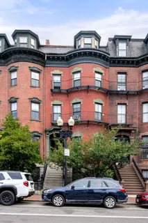 $1,300,000 | 484 Massachusetts Avenue, Unit 1, Boston, MA 02118