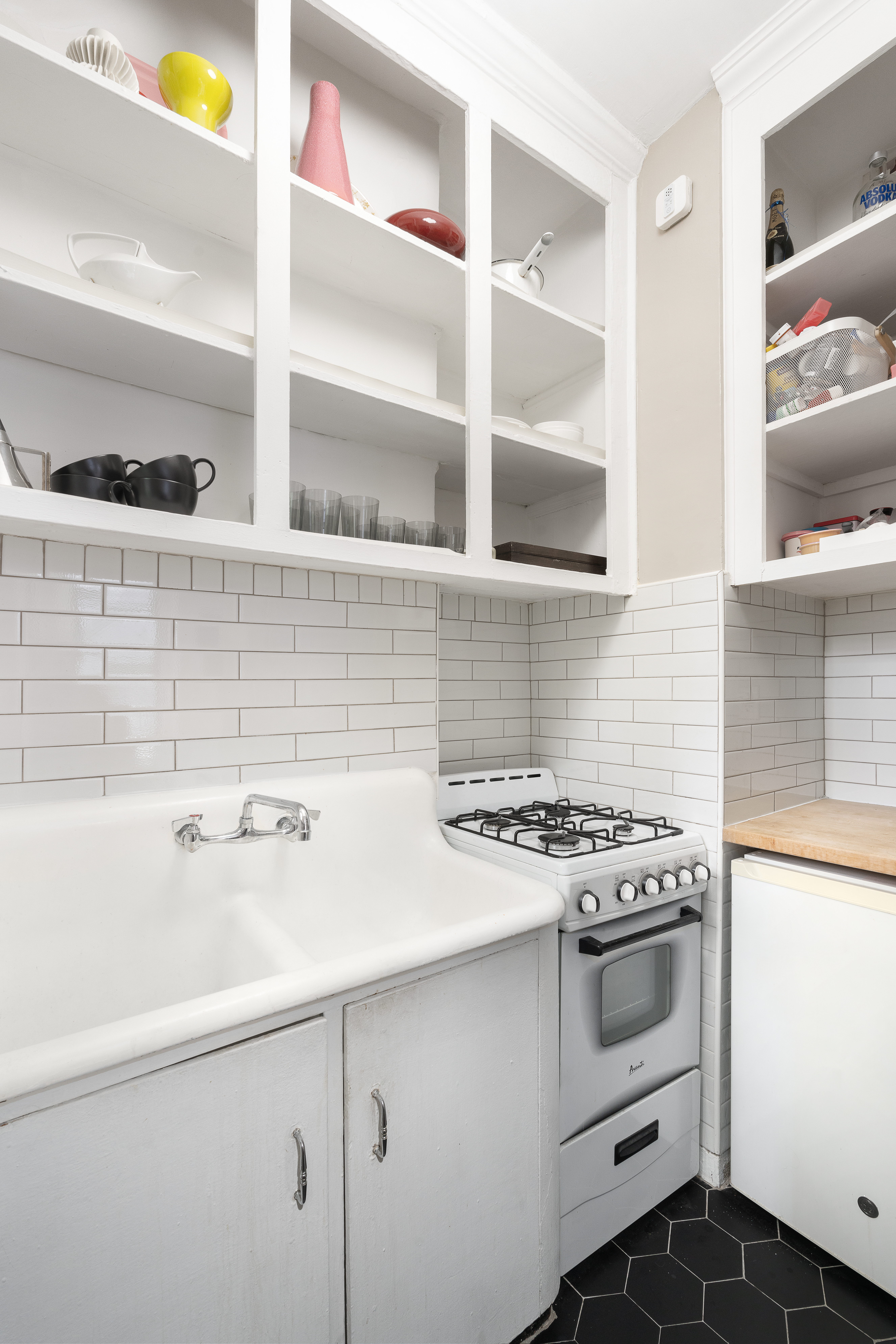 317 East 18th Street, Unit 2E Manhattan, NY 10003 - Photo 3 of 5