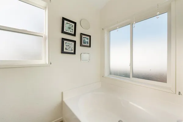 $295,000 | 600 Colonial Park Drive, Unit 600, Santa Rosa, CA 95403