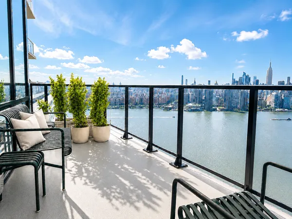 $2,295,000 | 21 India Street, Unit 38B | Greenpoint