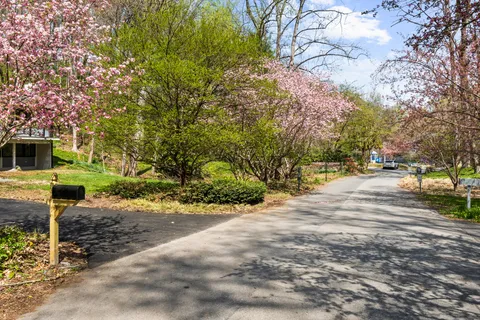 $1,550,000 | Hamilton Spring Court, Bethesda, MD 20817