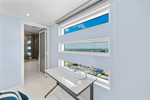 $5,199,000 | 1040 Biscayne Boulevard, Unit 4403, Miami, FL 33132