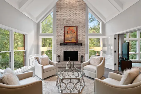 $1,995,000 | 13352 Weston Park Drive, St. Louis, MO 63131