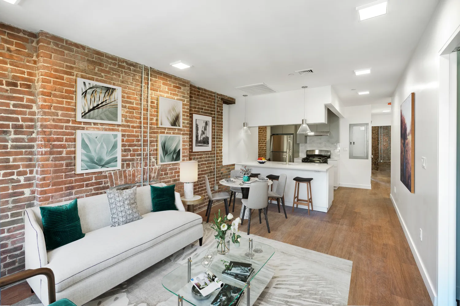 $6,600 | 406 West 52nd Street, Unit 1 | Hell's Kitchen