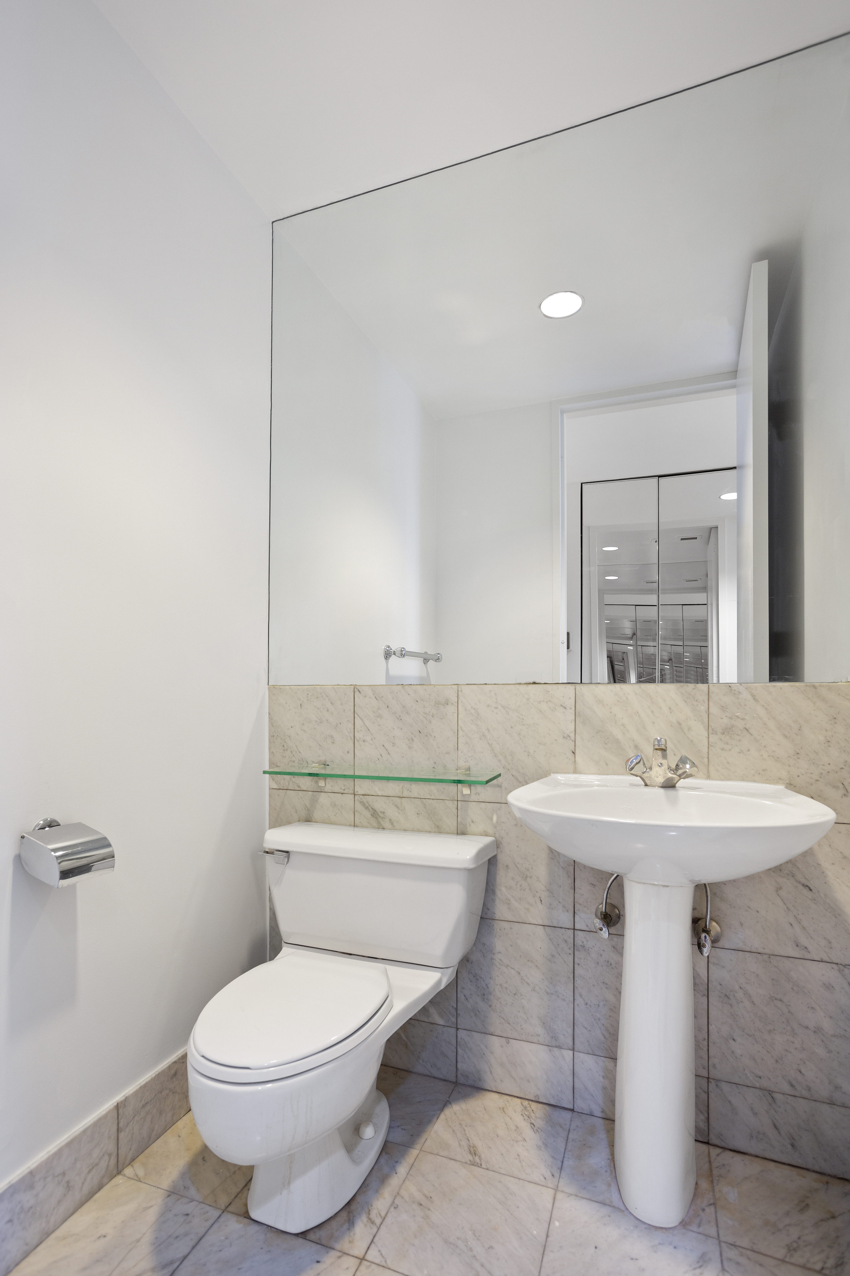 146 West 57th Street, Unit 62F Manhattan, NY 10019 - Photo 6 of 11