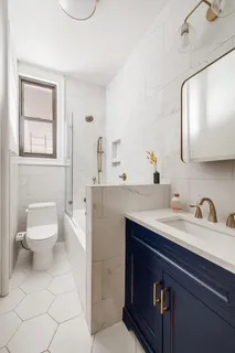 $1,675,000 | 203 West 90th Street, Unit 2D | Upper West Side
