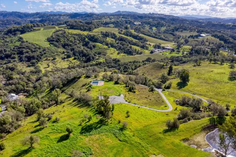 $1,850,000 | 10547 And 10443 Chalk Hill Road, Healdsburg, CA 95448