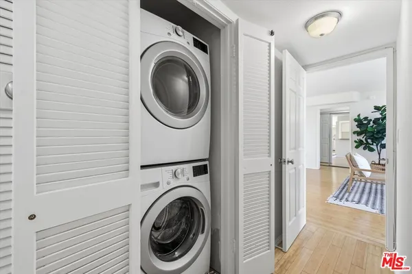 $1,180,000 | 12321 Ocean Park Boulevard, Unit 18, Los Angeles, CA 90064