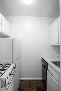 $625,000 | 141 East 55th Street, Unit 9G | Midtown East