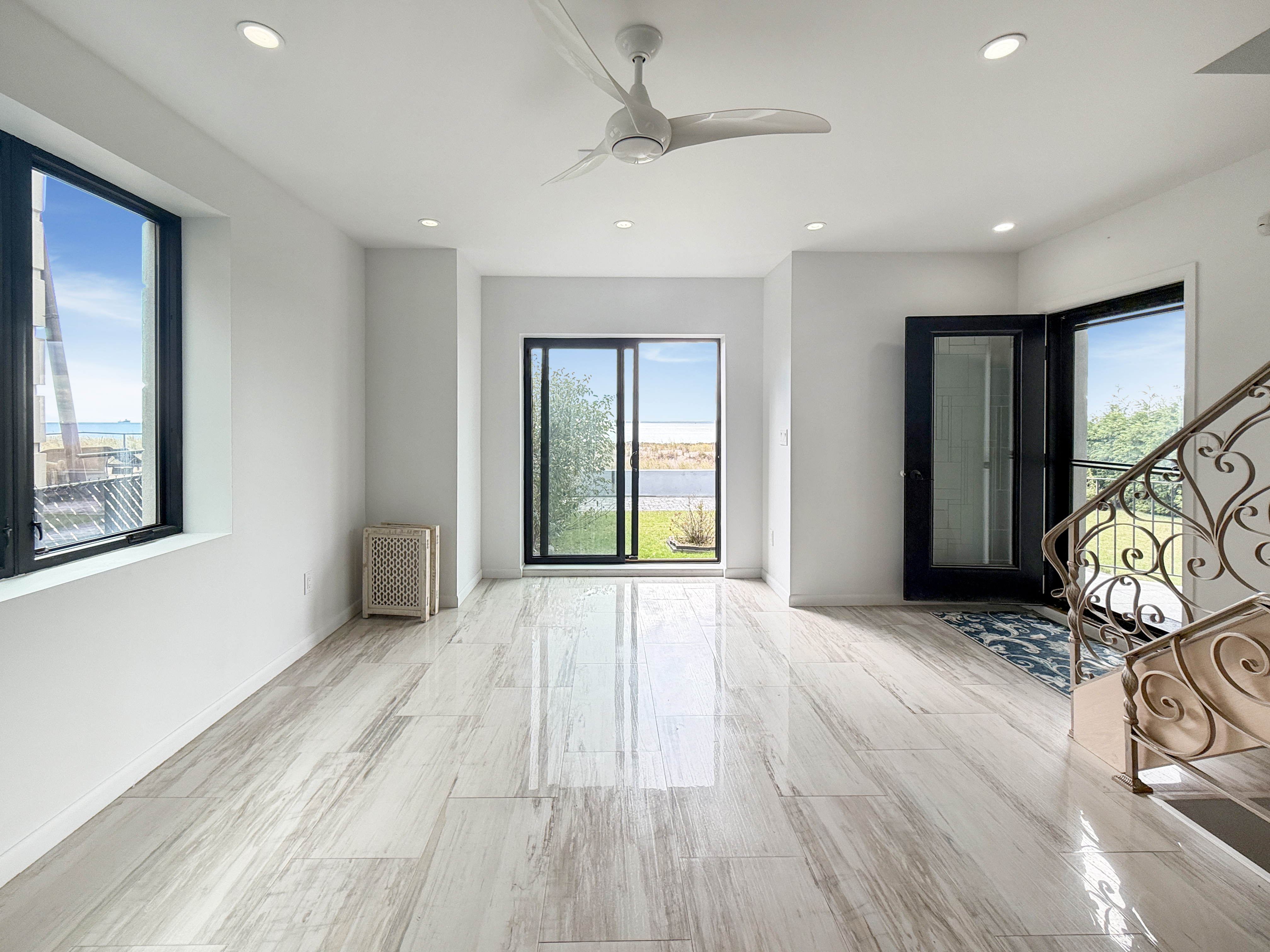3848 Atlantic Avenue Brooklyn, NY 11224 - Photo 11 of 29 a view of an empty room and window