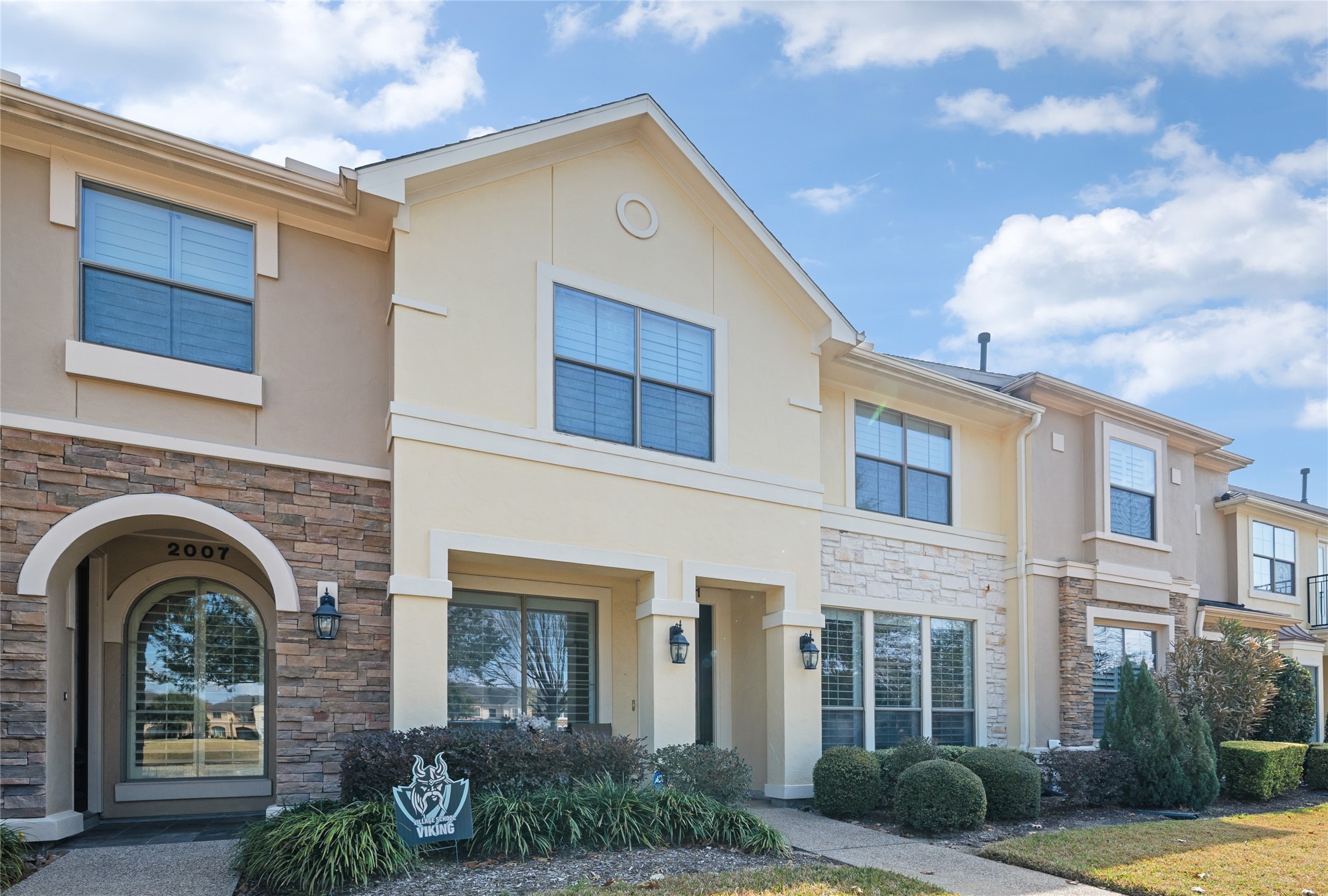 2011 Spring Cedar Lane Houston, TX 77077 - Photo 5 of 44