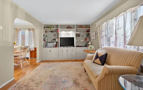 $978,000 | 227 Brown Street, Mineola, NY 11501