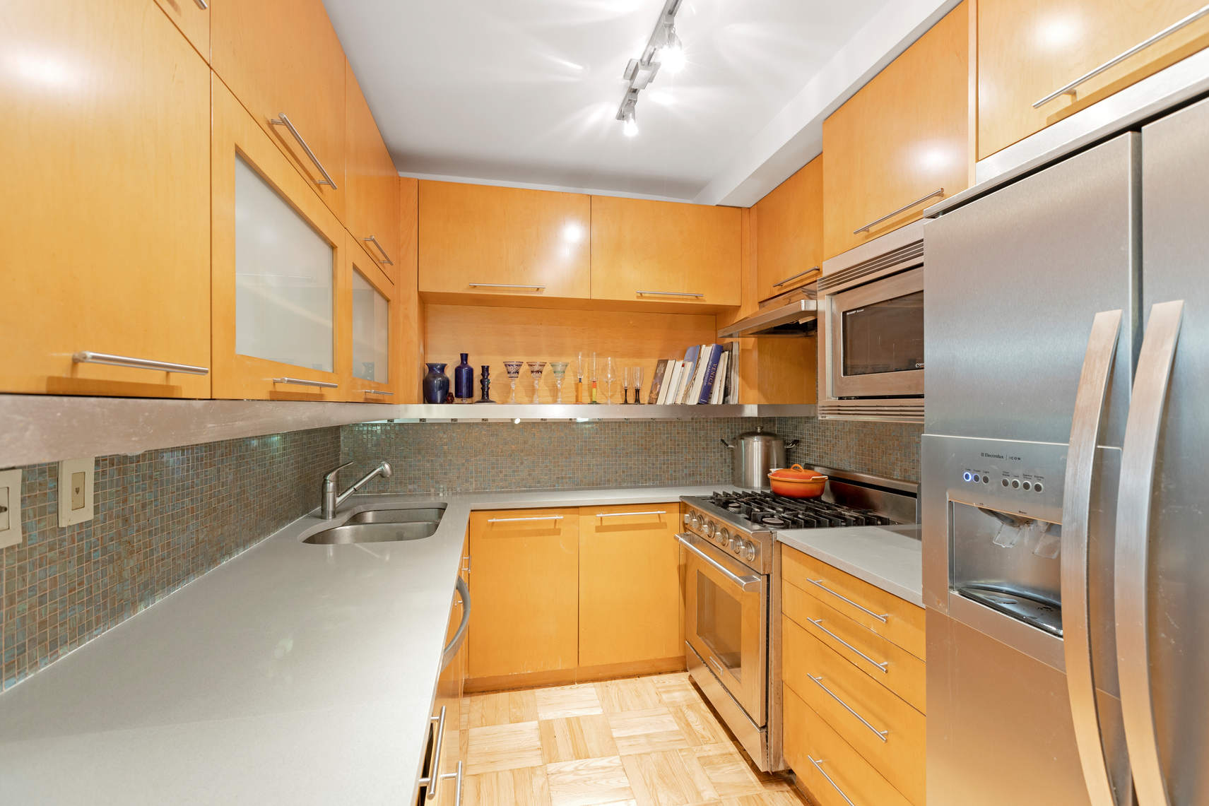 30 West 60th Street, Unit 4R Manhattan, NY 10019 - Photo 5 of 10