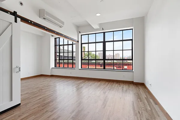 37 Bridge Street, Unit 2E Brooklyn, NY 11201 - Photo 2 of 19