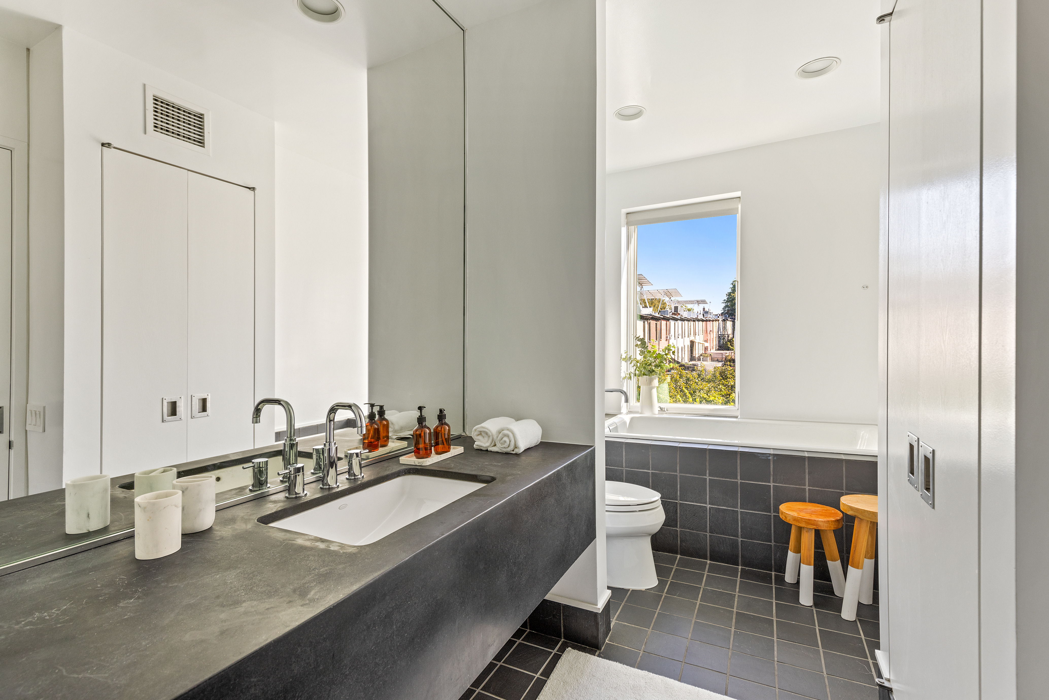 469 6th Avenue Brooklyn, NY 11215 - Photo 16 of 24