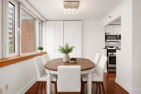 $835,000 | 404 East 76th Street, Unit 3B | Lenox Hill