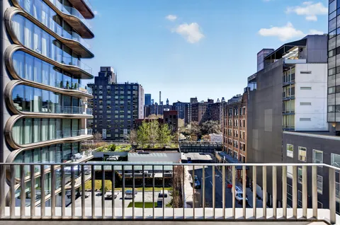 $4,600,000 | 527 West 27th Street, Unit 6S | Chelsea
