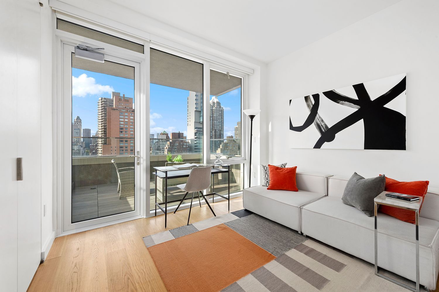 301 East 61st Street, Unit 16A Manhattan, NY 10065 - Photo 11 of 17