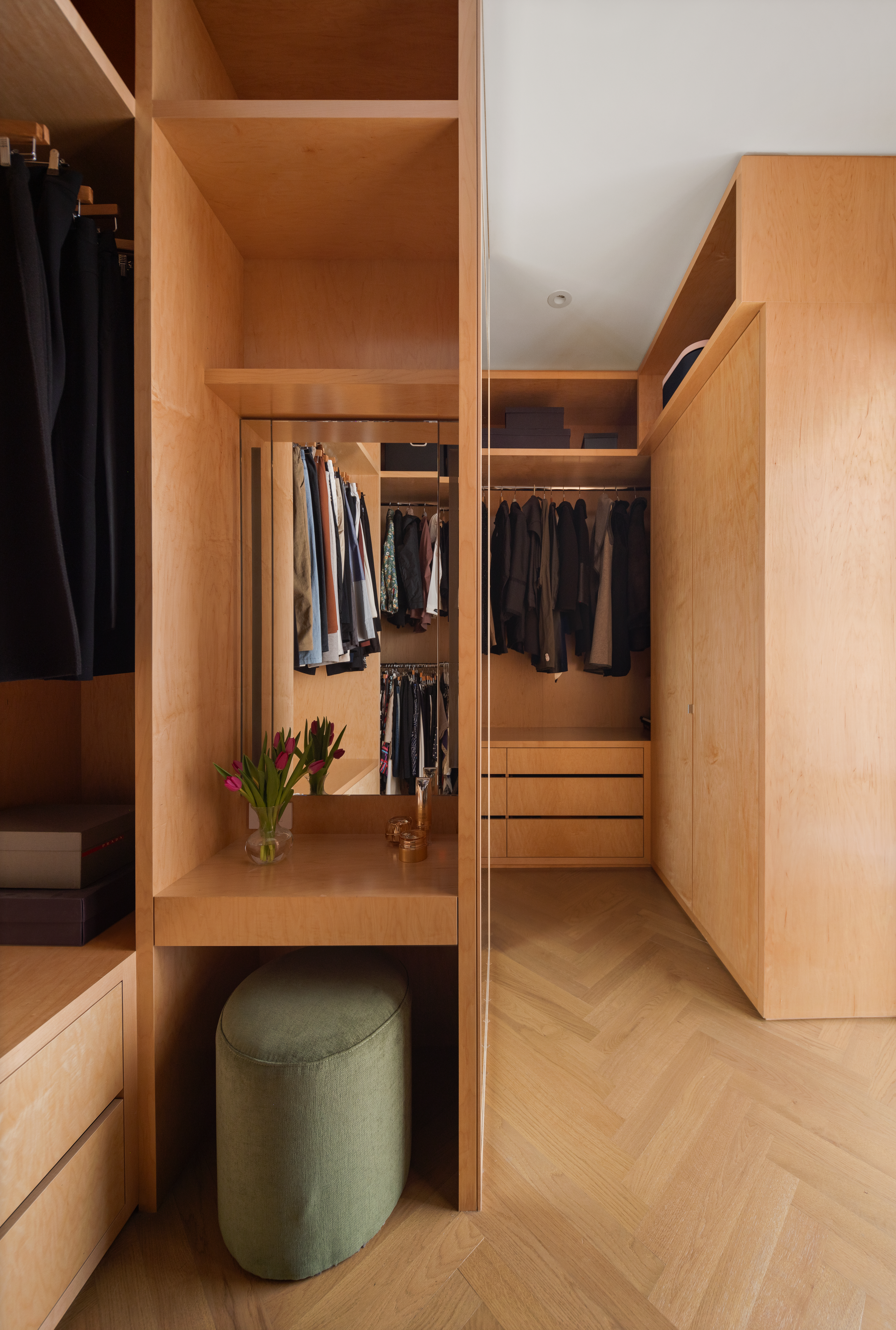 184 Kent Avenue, Unit A512 Brooklyn, NY 11249 - Photo 7 of 16 a balcony with view of outdoor space