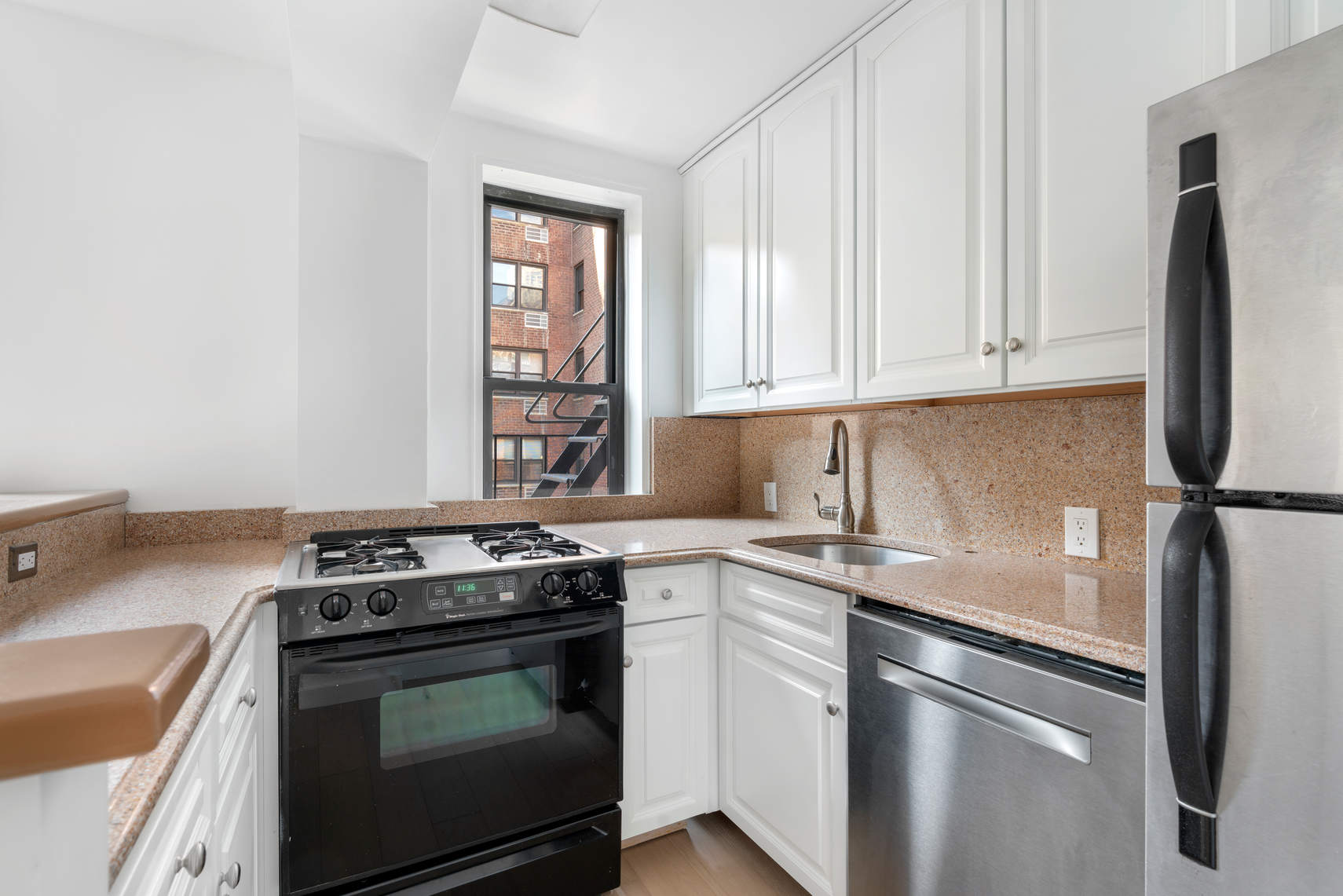 342 East 53rd Street, Unit 6EF Manhattan, NY 10022 - Photo 9 of 12