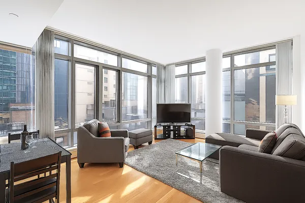 $1,080,000 | 18 West 48th Street, Unit 17C | Midtown Central