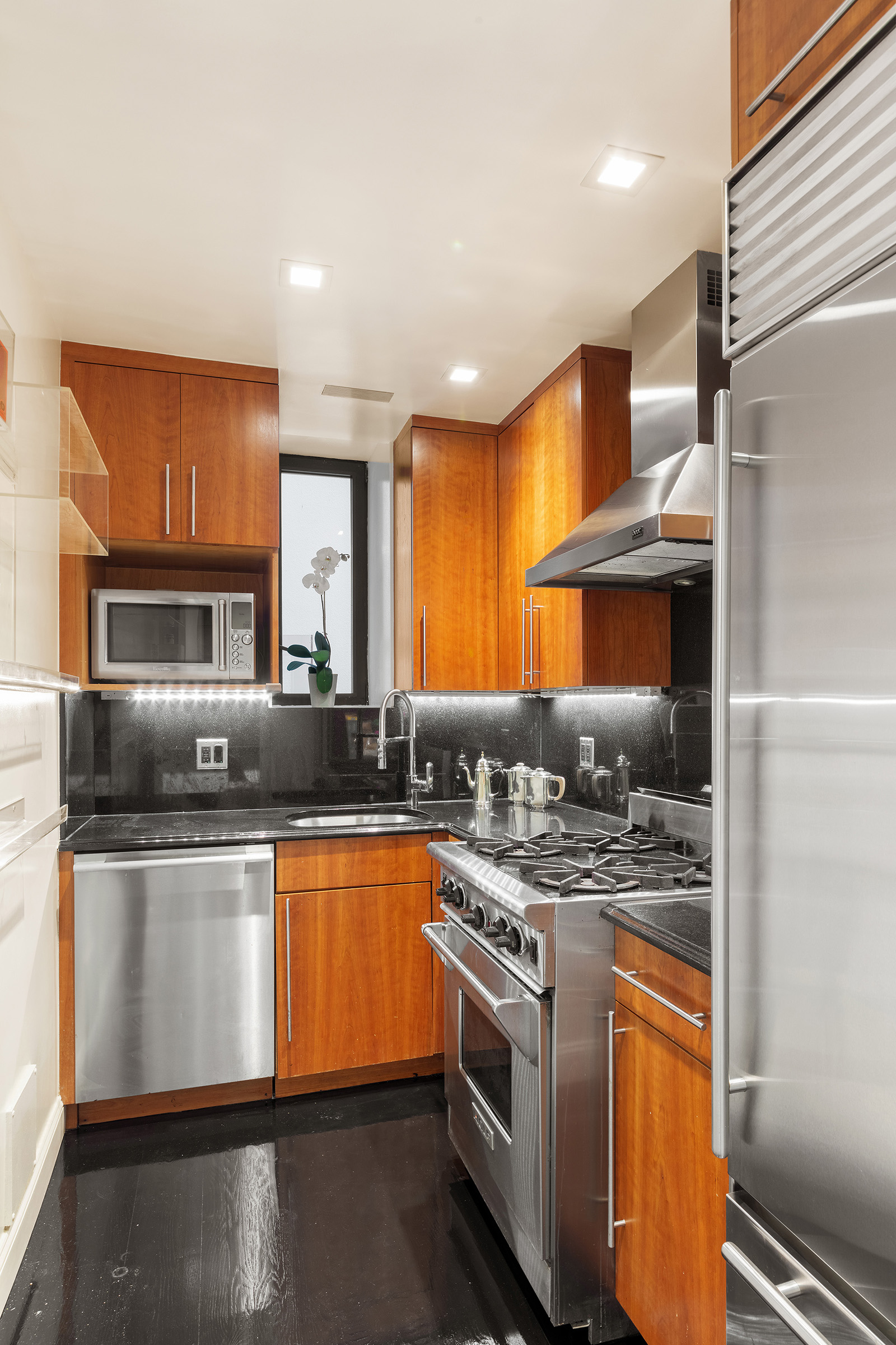 17 East 63rd Street, Unit 1 Manhattan, NY 10065 - Photo 13 of 17