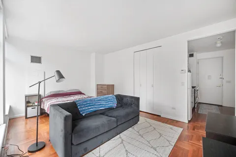 $3,450 | 250 East 54th Street, Unit 5E | Midtown East