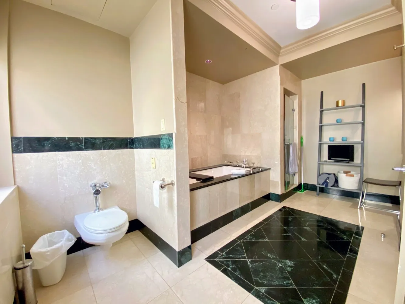 $4,100 | 55 Wall Street, Unit 615 | Financial District