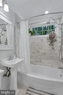 $1,095,000 | 3227 Annandale Road, Falls Church, VA 22042