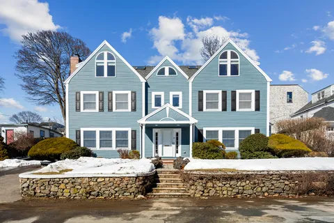 $2,595,000 | 10 Redstone Lane, Marblehead, MA 01945