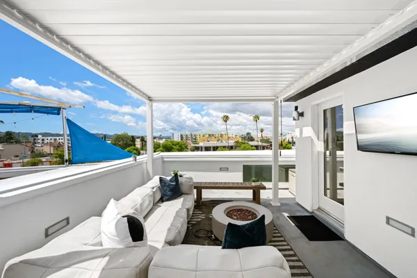 $989,000 | 11307 Morrison Street, North Hollywood, CA 91601