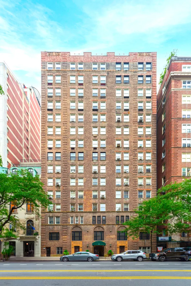 $2,900,000 | 8 East 96th Street, Unit 7C | Upper East Side