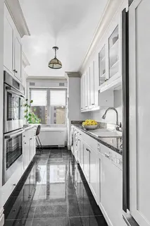 $3,750,000 | 181 East 65th Street, Unit 5B | Lenox Hill