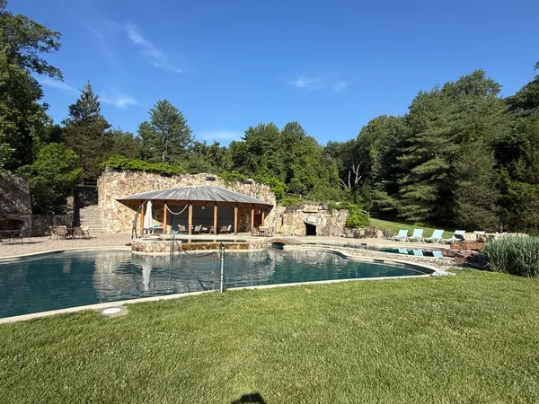 $2,750,000 | 1531 Windstone Drive, Vienna, VA 22182