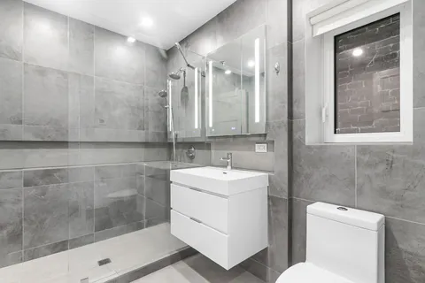 $795,000 | 309 Ocean Parkway, Unit 4F | Kensington