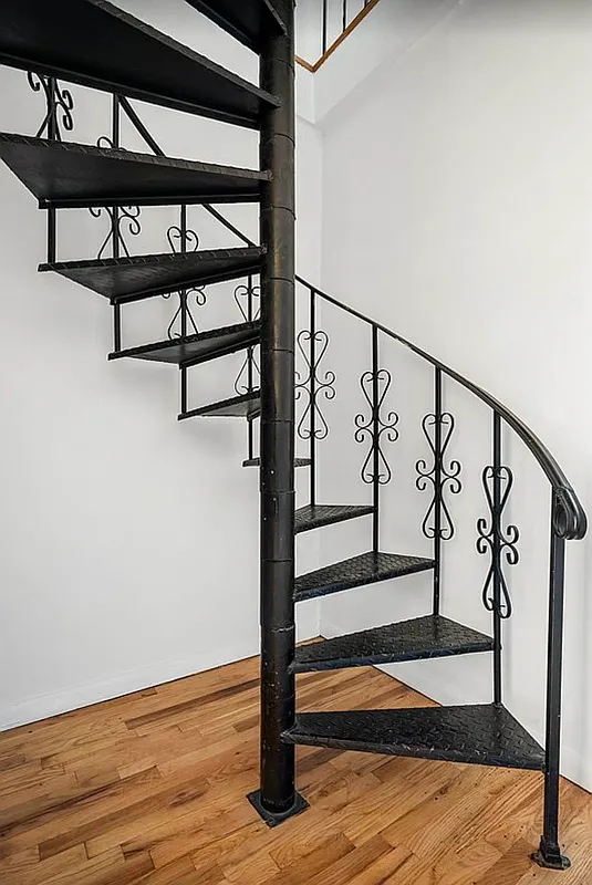 103 West 105th Street, Unit 5A Manhattan, NY 10025 - Photo 7 of 11 a view of entryway