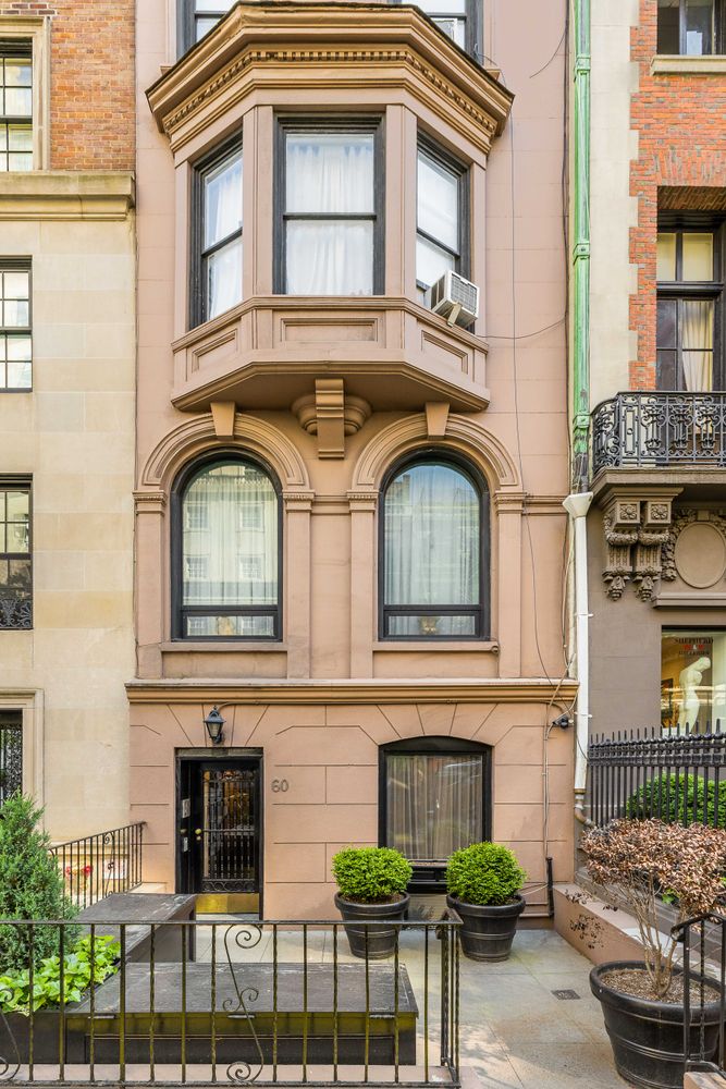60 East 79th Street, Unit 3B Manhattan, NY 10075 - Photo 6 of 8 a front view of a house