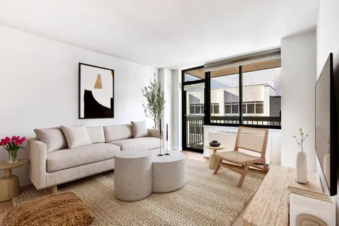 $749,000 | 403 East 62nd Street, Unit 7C | Lenox Hill