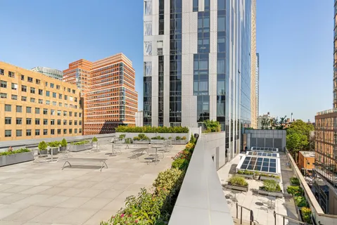 $1,295,000 | 150 Myrtle Avenue, Unit 2706 | Downtown Brooklyn