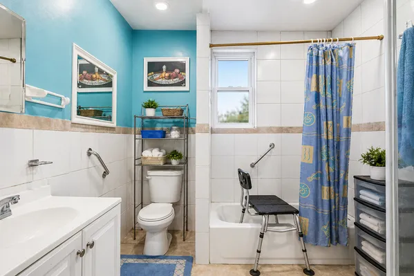 $950,000 | 186-01 Nashville Boulevard | St. Albans