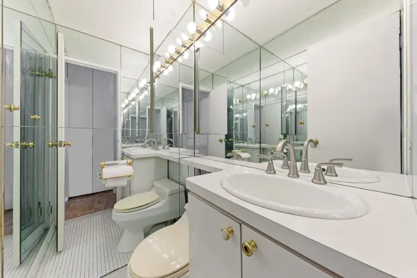 $1,150,000 | 201 East 17th Street, Unit 22G | Gramercy