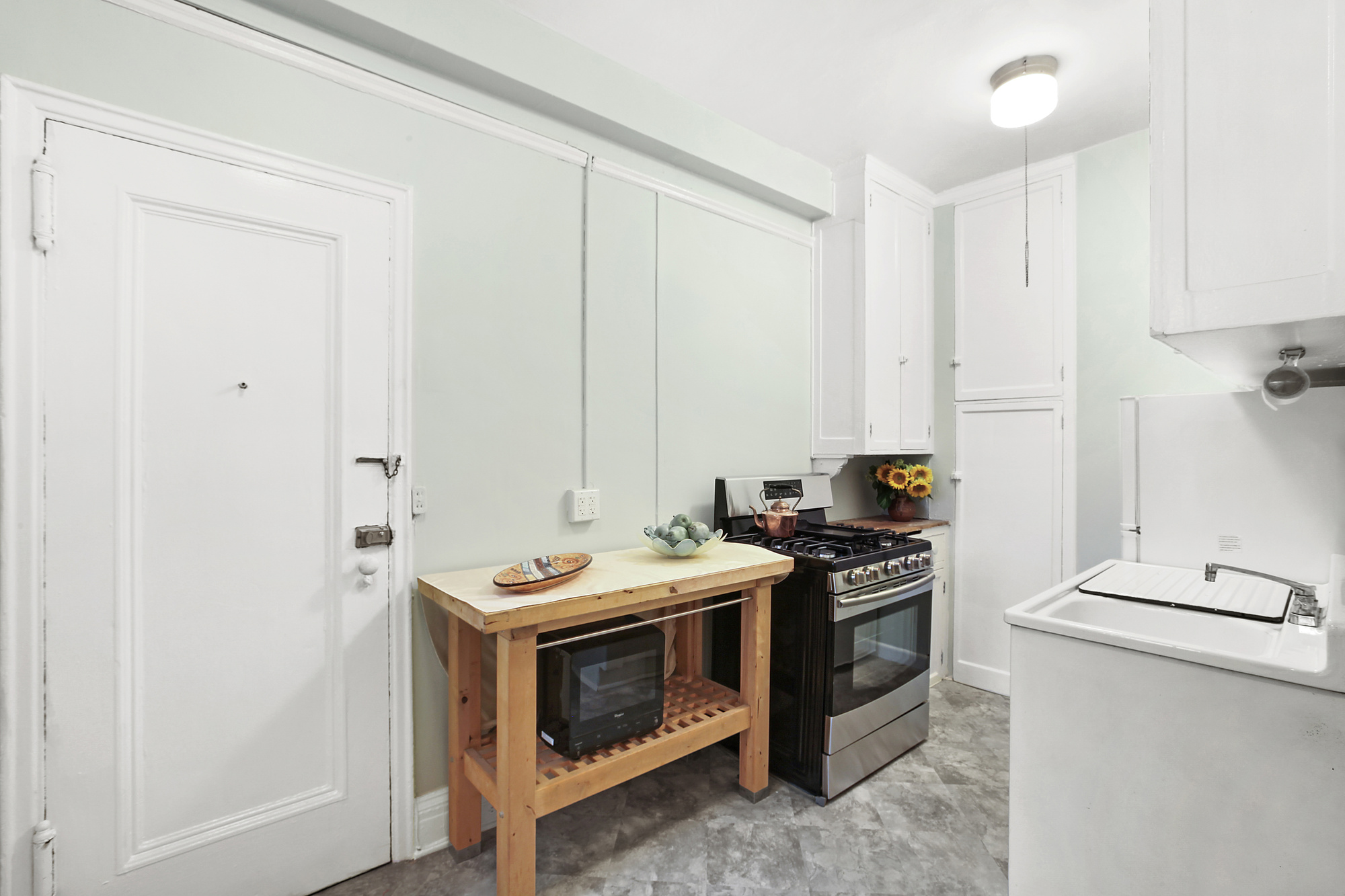 215 West 75th Street, Unit 5E Manhattan, NY 10023 - Photo 3 of 6