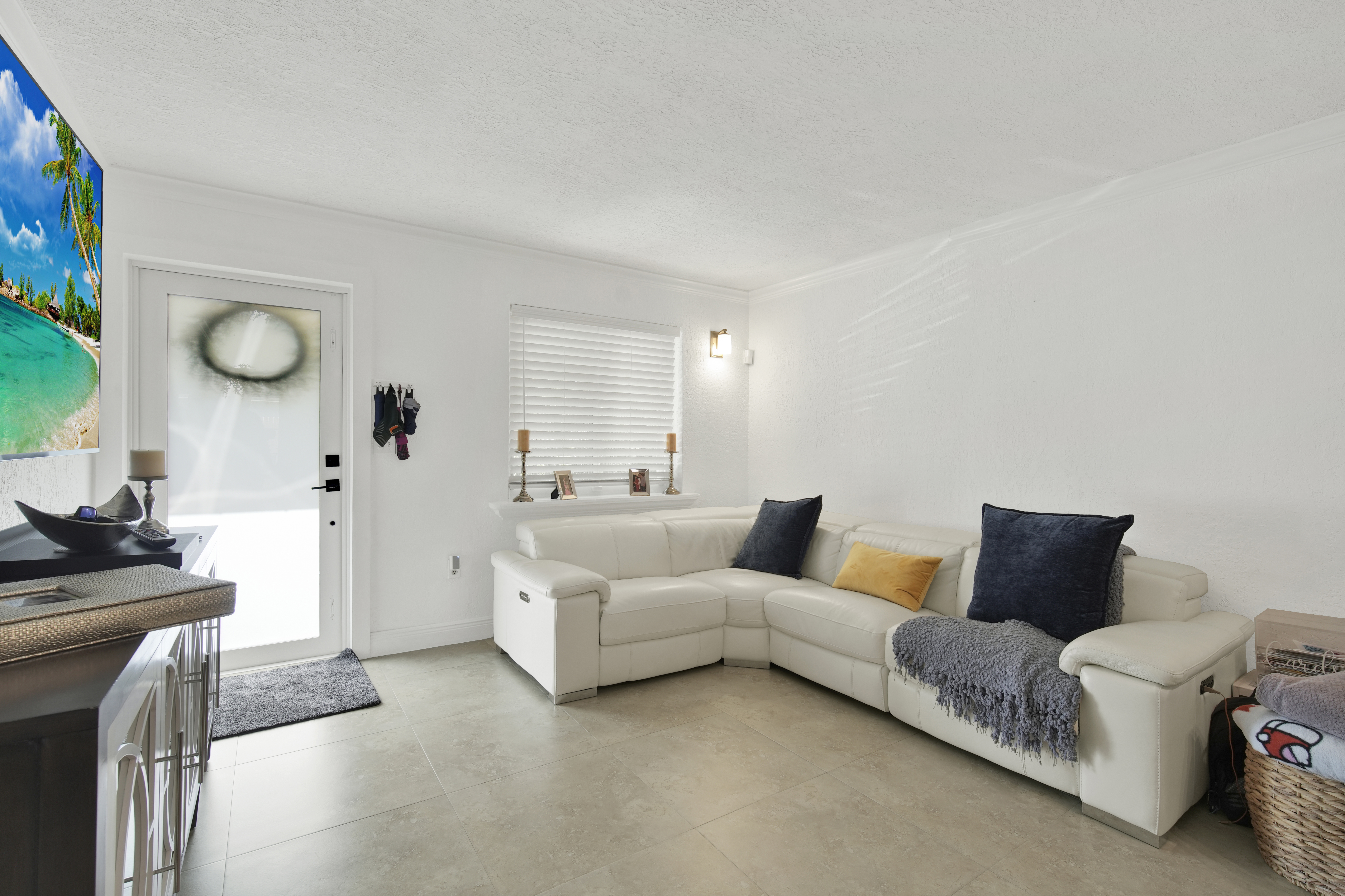 4260 Southwest 68th Court Miami, FL 33155 - Photo 5 of 22