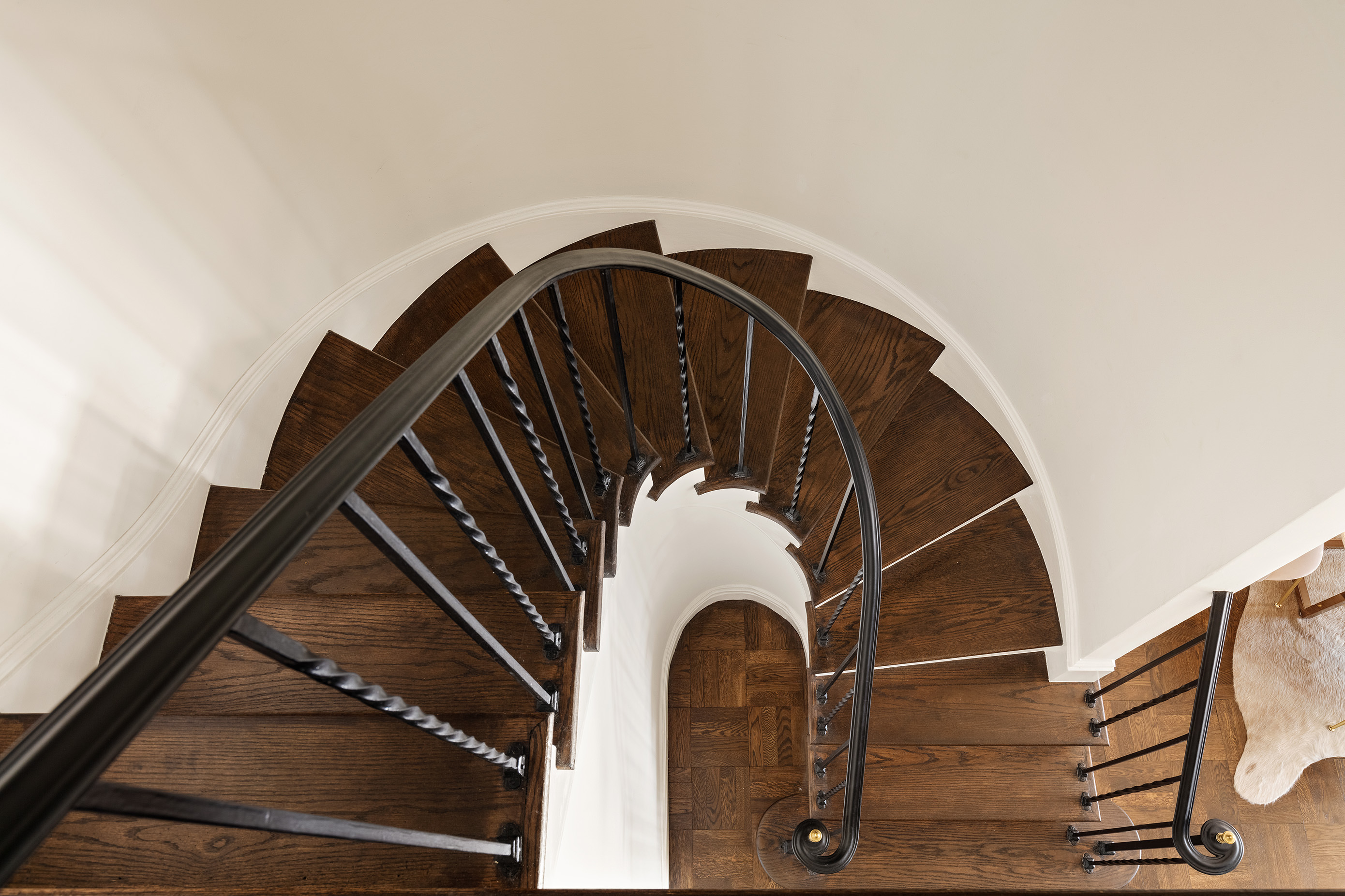 12 Beekman Place, Unit 7/8B Manhattan, NY 10022 - Photo 7 of 17 a view of entryway