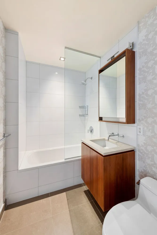 $2,350,000 | 555 West 59th Street, Unit 28D | Upper West Side