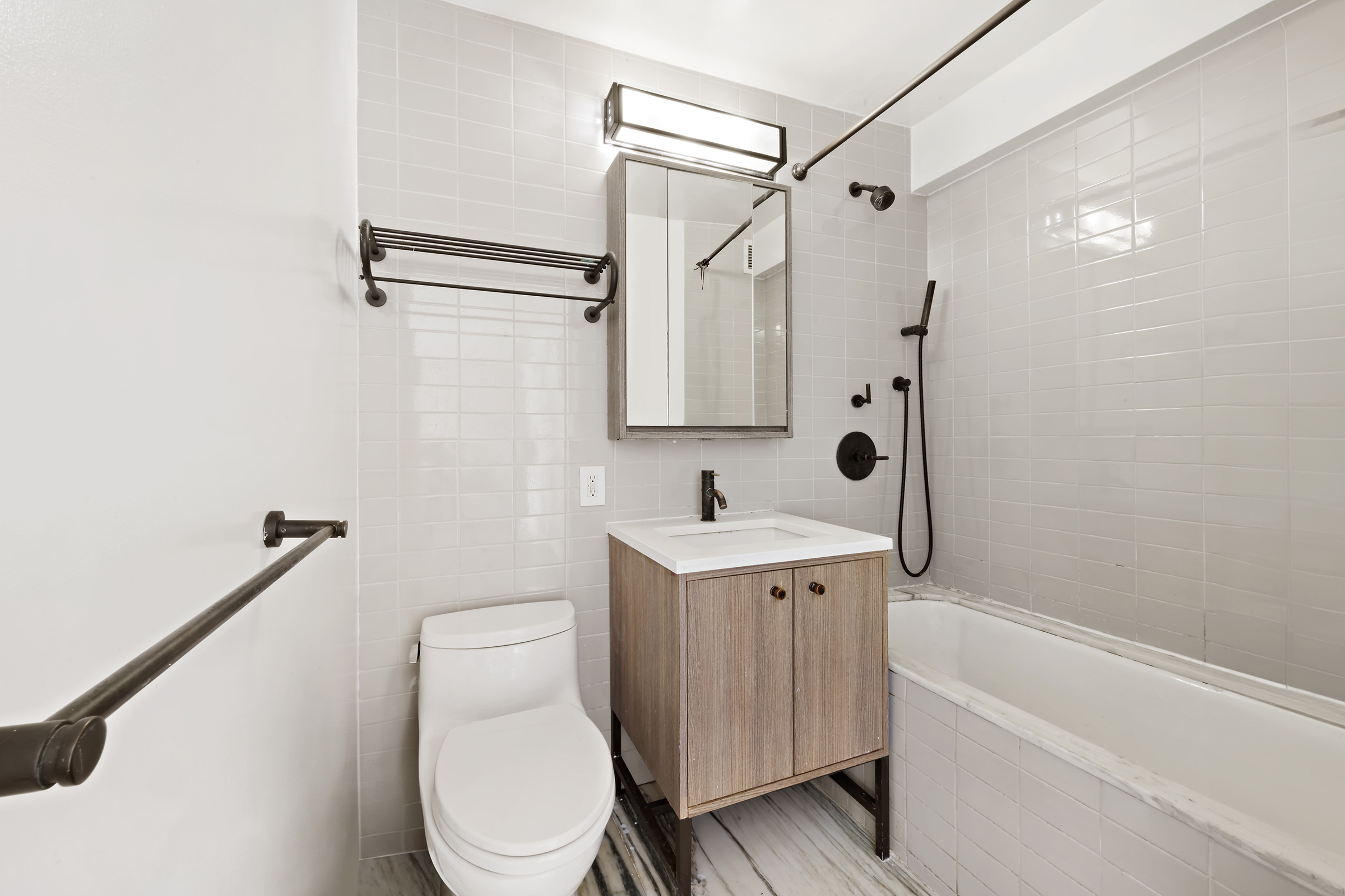 175 West 95th Street, Unit 4J Manhattan, NY 10025 - Photo 5 of 11 Gallery Image 5