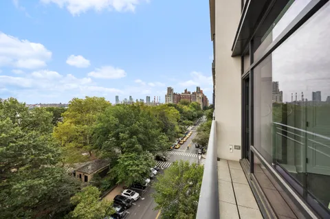 $13,500,000 | 170 East End Avenue, Unit 8EF | Upper East Side