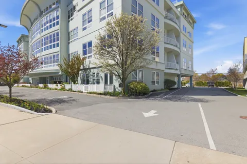 $499,000 | 10 Ocean Avenue, Unit 105, Revere, MA 02151
