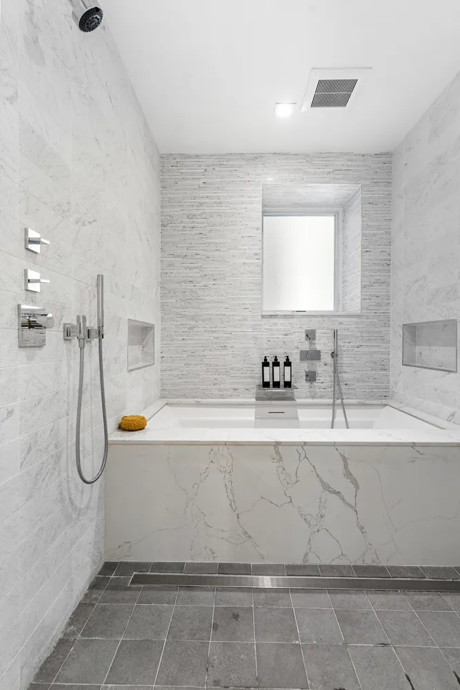 $35,000 | 135 East 38th Street | Murray Hill