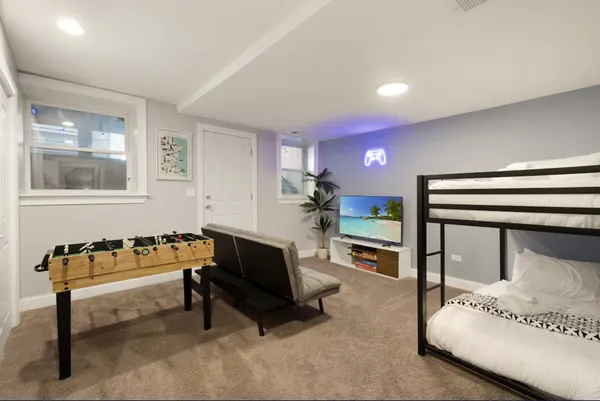 $5,000 | 1727 North Clybourn Avenue, Unit 1, Chicago, IL 60614